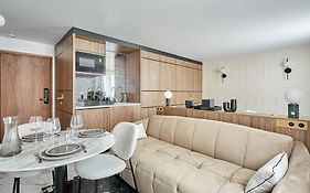 Apart hotel Louvre museum by Studio prestige